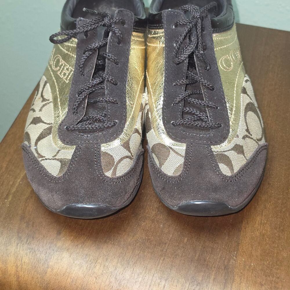 Coach Women's Signature C Low Top Sneakers